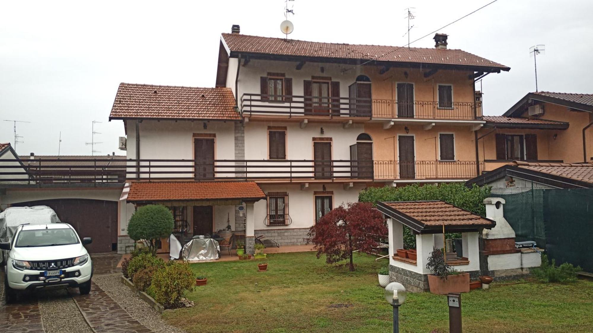 La Luna Nel Pozzo Hotell Castelletto sopra Ticino Exteriör bild