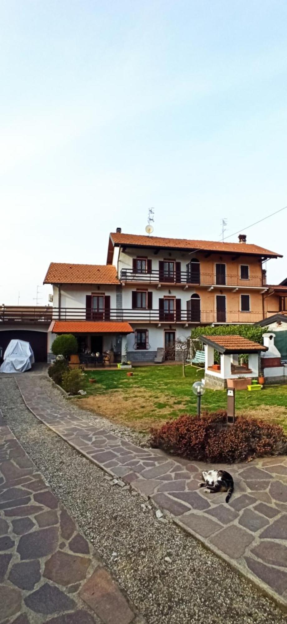 La Luna Nel Pozzo Hotell Castelletto sopra Ticino Exteriör bild